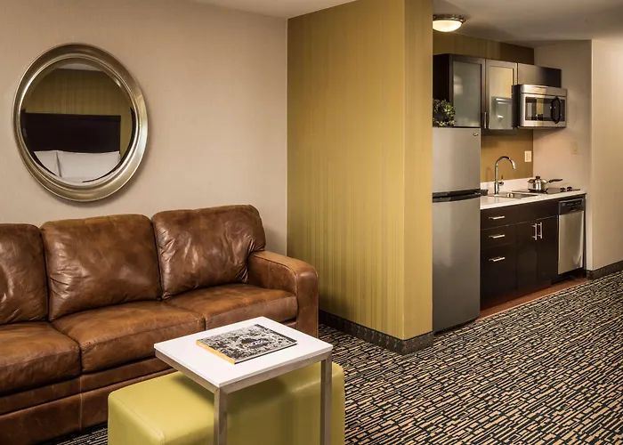 Homewood By Hilton Downtown - Magnificent Mile Hotel