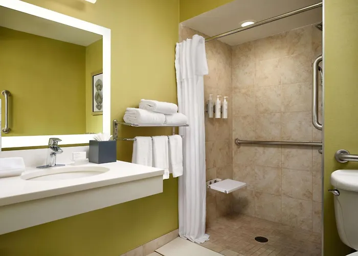 Homewood By Hilton Downtown - Magnificent Mile Hotel