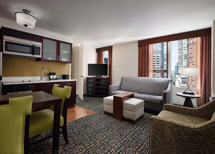 Homewood By Hilton Downtown - Magnificent Mile Hotel