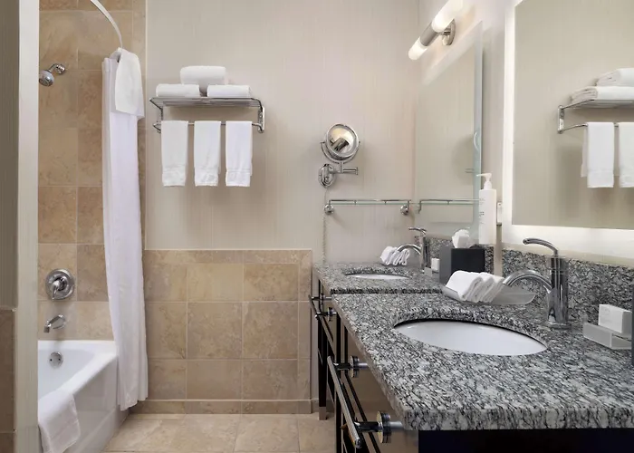 Homewood By Hilton Downtown - Magnificent Mile 3*