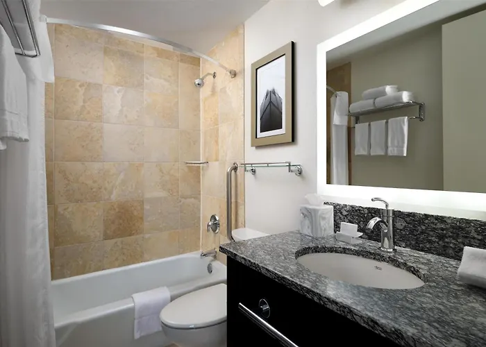 Homewood By Hilton Downtown - Magnificent Mile Hotel 3*